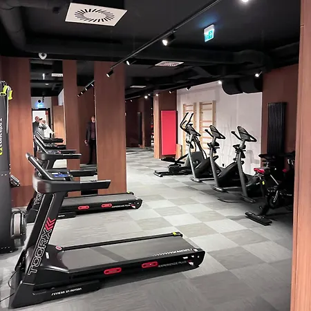 Leo Old Town Apartment- Airconditioning, Sauna, Gym, Kids'play * غدانسك